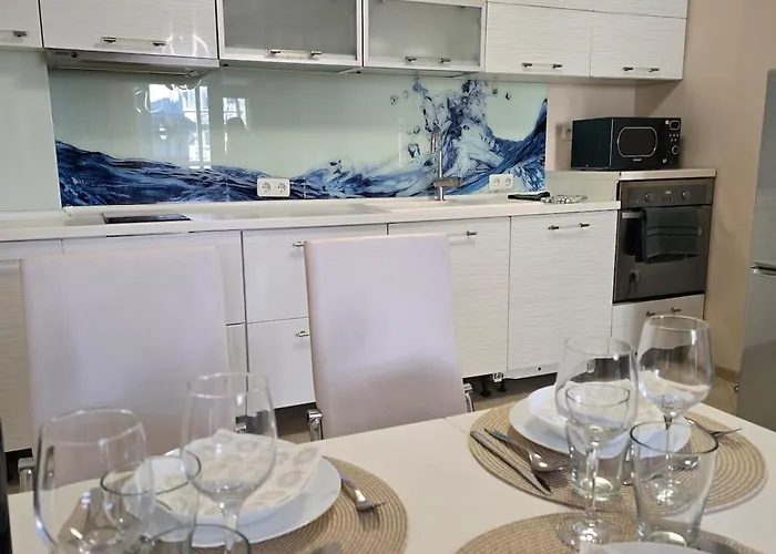 Lägenhet Center Sea Garden 2br