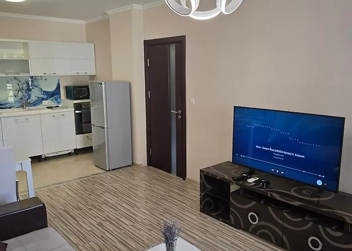 Lägenhet Center Sea Garden 2br
