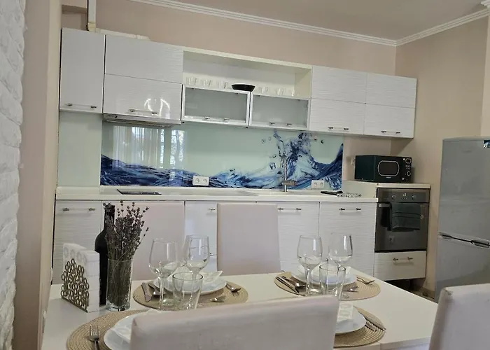 Lägenhet Center Sea Garden 2br